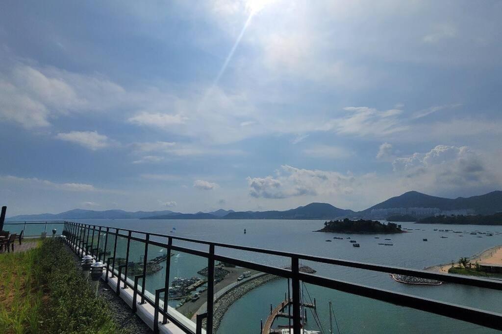 The Castle Ocean Marina Double Suite Yeosu Dış mekan fotoğraf