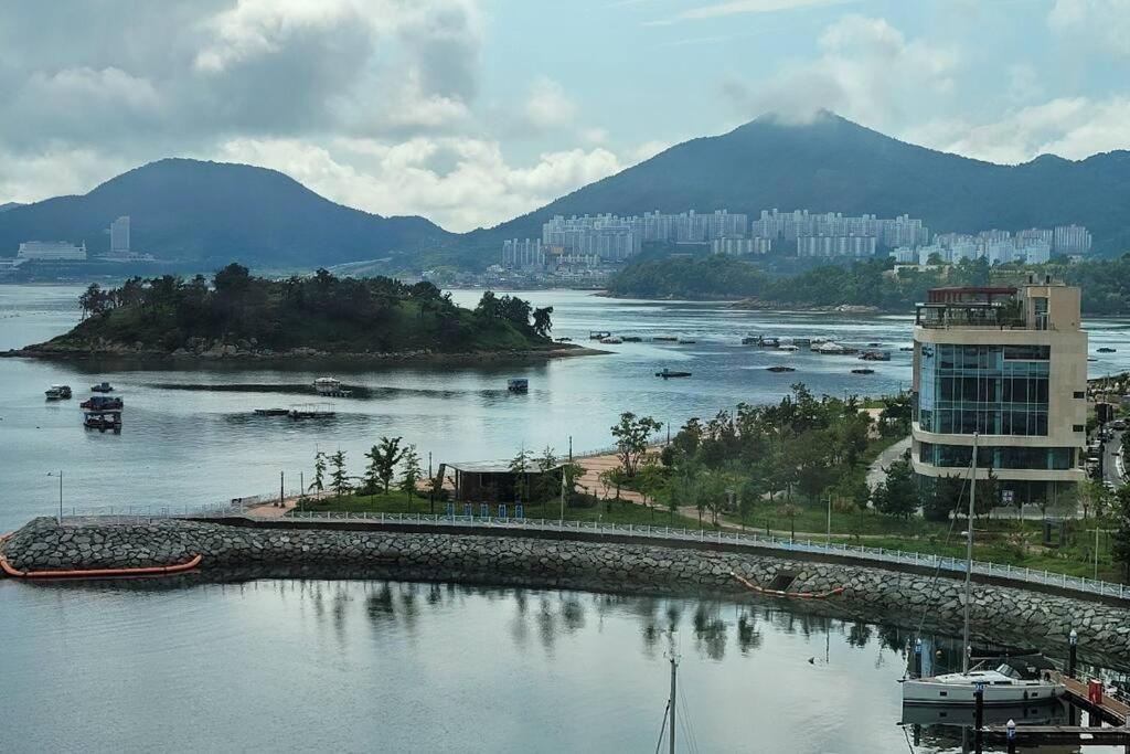 The Castle Ocean Marina Double Suite Yeosu Dış mekan fotoğraf