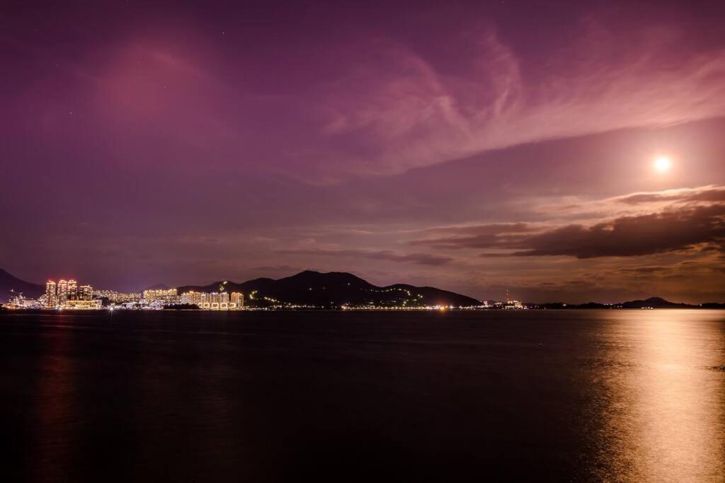 The Castle Ocean Marina Double Suite Yeosu Dış mekan fotoğraf