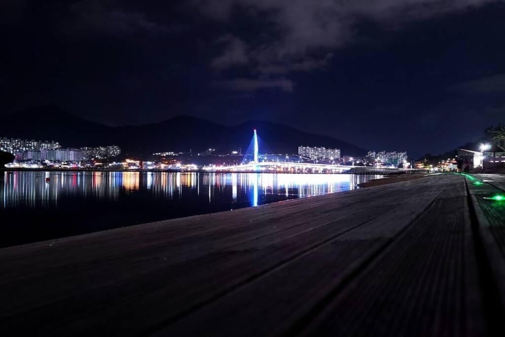 The Castle Ocean Marina Double Suite Yeosu Dış mekan fotoğraf